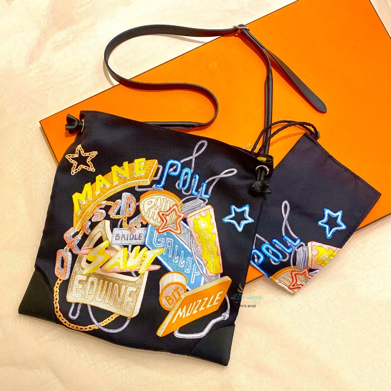 Hermes 愛馬仕 全新未使用 黑色 silkycity 33 絲巾包（附小袋）側背包 斜背包-0