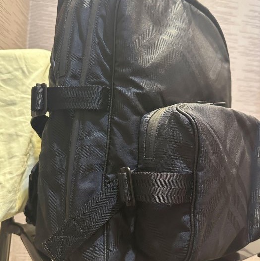 💎Han's house精品服飾💎 BURBERRY 尼龍 格紋 SHIELD 黑 後背 包 現貨 原價65000-2