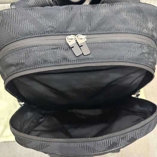 💎Han's house精品服飾💎 BURBERRY 尼龍 格紋 SHIELD 黑 後背 包 現貨 原價65000-7