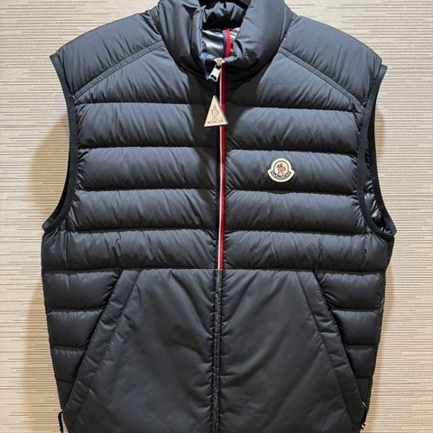 💎Han's house精品服飾💎 moncler Rabuons 消光 羽絨  背心