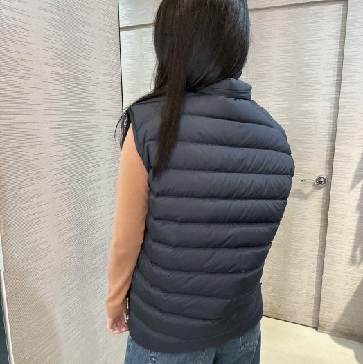 💎Han's house精品服飾💎 moncler Rabuons 消光 羽絨  背心-2