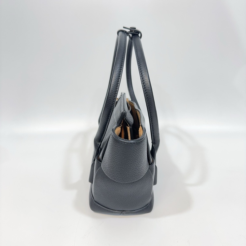 BV黑色大編織牛皮Arco29手提斜背包-6