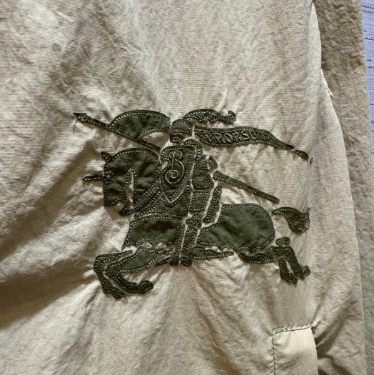 💎Han's house精品服飾💎 BURBERRY 刺繡 戰馬 騎士 連帽 外套 風衣  原價46000-1