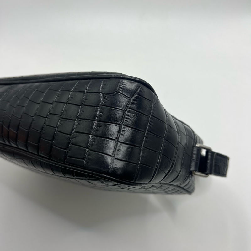 SAINT LAURENT 圣罗兰 YSL 黑色鳄鱼压纹相机包 男女同款单 尺寸 24*16*6.5cm-6