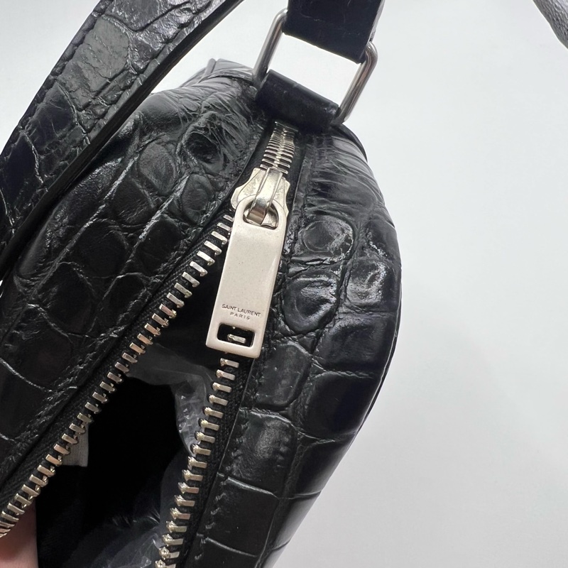 SAINT LAURENT 圣罗兰 YSL 黑色鳄鱼压纹相机包 男女同款单 尺寸 24*16*6.5cm-8