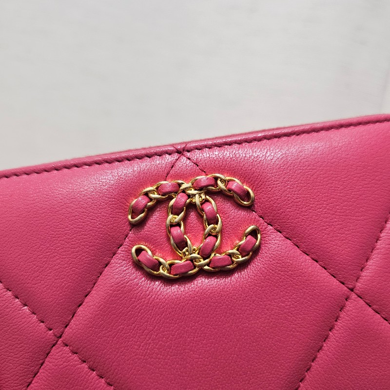 [ 新年福利推薦🧧] Chanel玫粉羊皮金釦19系列拉鏈中夾-3