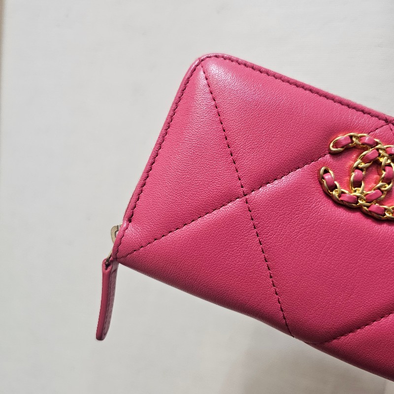 [ 新年福利推薦🧧] Chanel玫粉羊皮金釦19系列拉鏈中夾-5