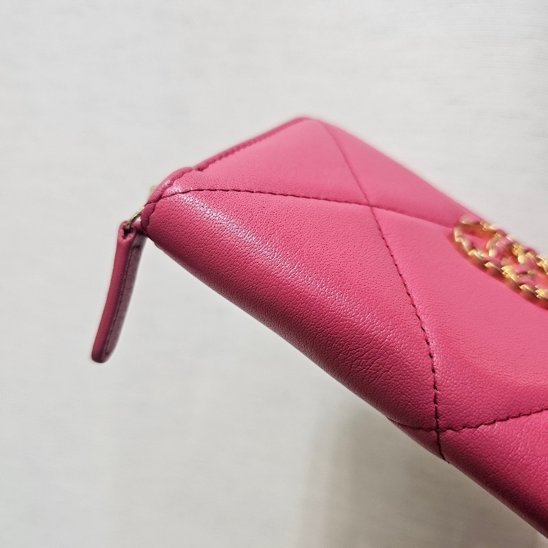 [ 新年福利推薦🧧] Chanel玫粉羊皮金釦19系列拉鏈中夾-6