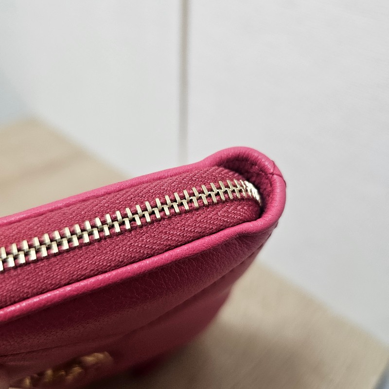 [ 新年福利推薦🧧] Chanel玫粉羊皮金釦19系列拉鏈中夾-10