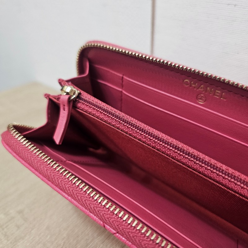 [ 新年福利推薦🧧] Chanel玫粉羊皮金釦19系列拉鏈中夾-11