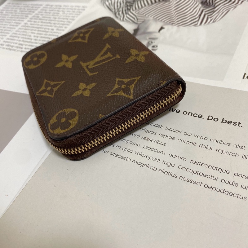 LV M60067經典老花拉鍊零錢包 🏅-10