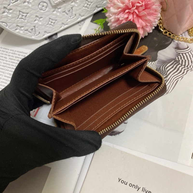 LV M60067經典老花拉鍊零錢包 🏅-14