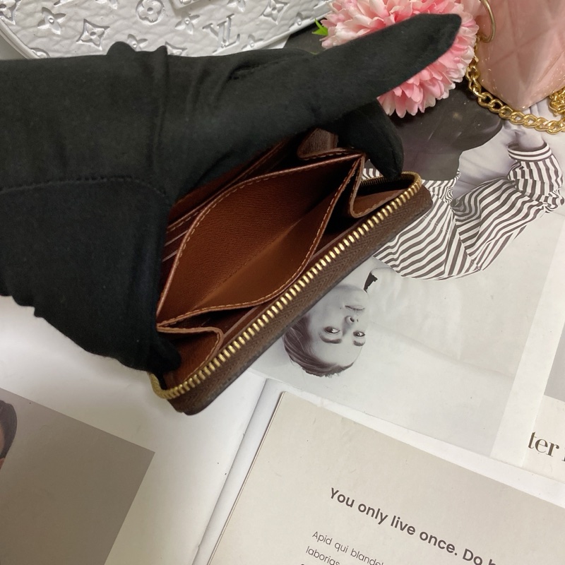 LV M60067經典老花拉鍊零錢包 🏅-15