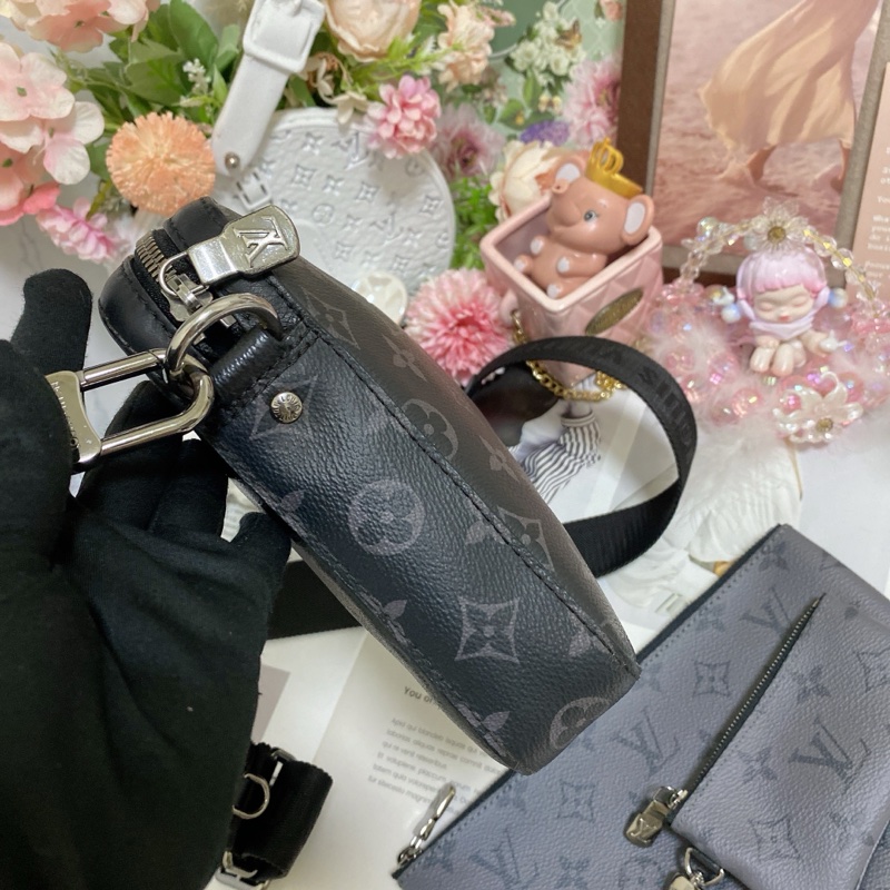 LV M69443 三合一黑武士郵差包 🏅-21