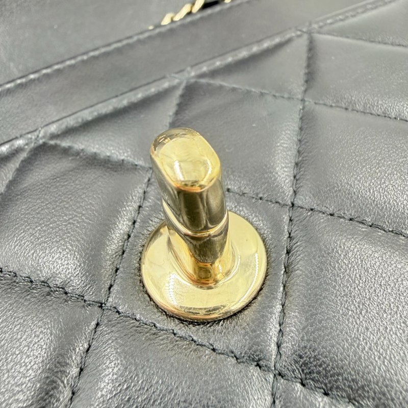 CHANEL - 黑色羊皮金釦Trendy CC Wallet on Chain ╻ WOC-19