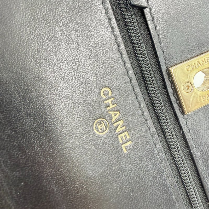 CHANEL - 黑色羊皮金釦Trendy CC Wallet on Chain ╻ WOC-21