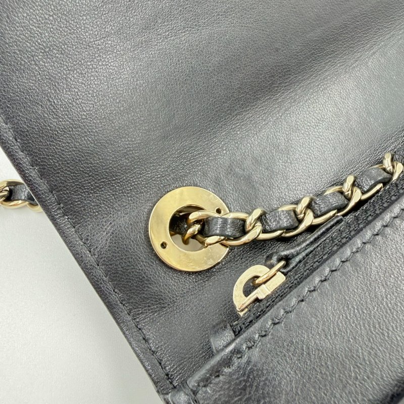 CHANEL - 黑色羊皮金釦Trendy CC Wallet on Chain ╻ WOC-24