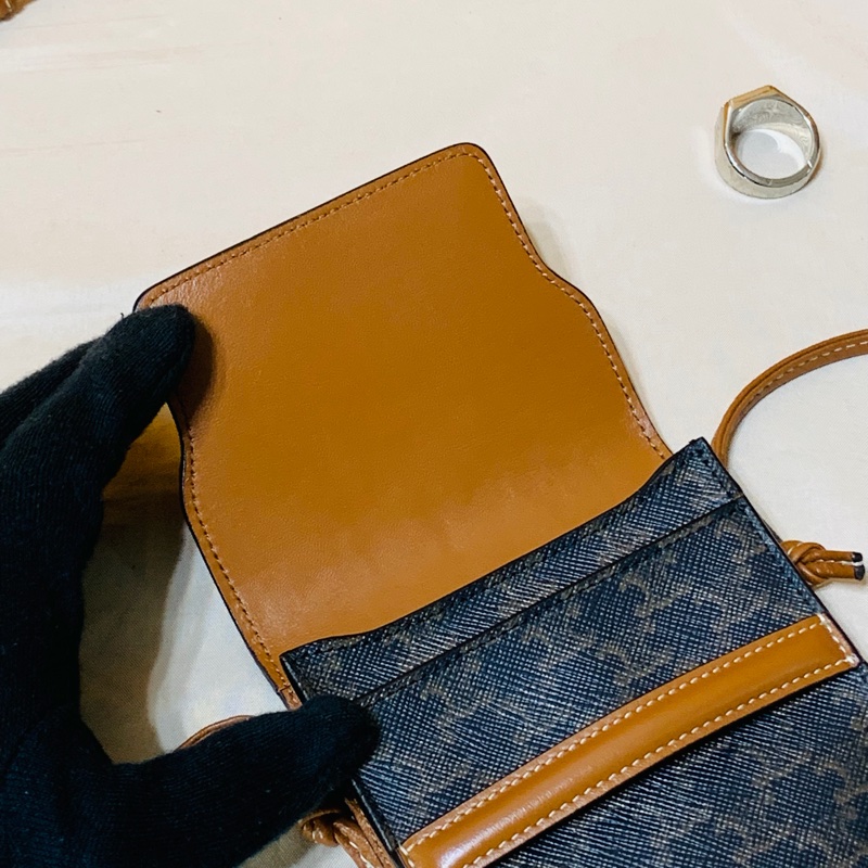 ✨近新閒置 Celine 詩琳 焦糖棕滿版老花手機包 斜背小包-5