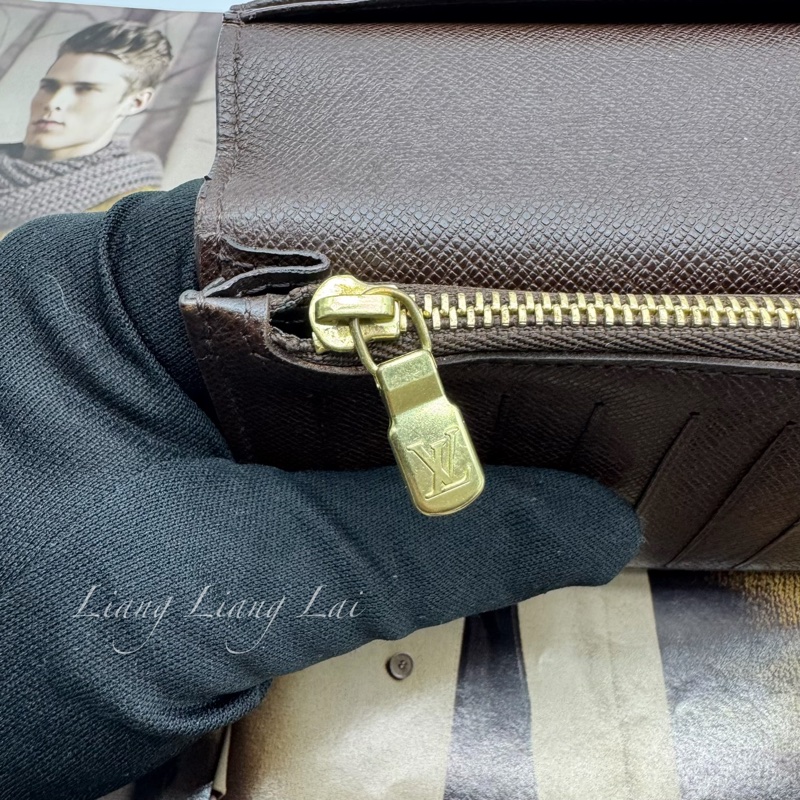 LOUIS VUITTON LV Brazza Damier Ebene 經典棋盤格長夾-8