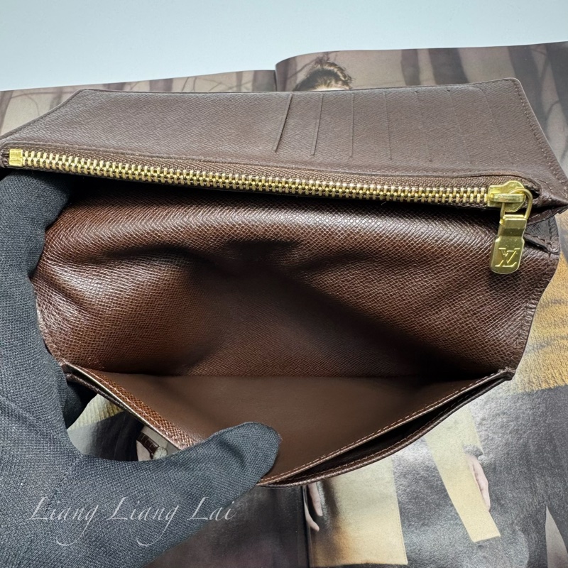 LOUIS VUITTON LV Brazza Damier Ebene 經典棋盤格長夾-9