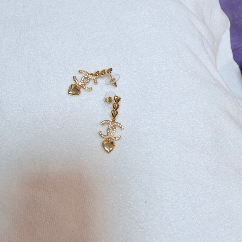 Chanel 滿鑽愛心耳環-1