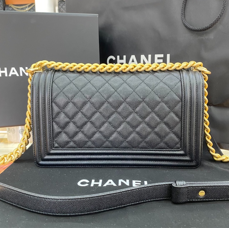 【99.9%新✨經典保值✨全網最低價】Chanel Boy 中號黑金荔枝皮-1