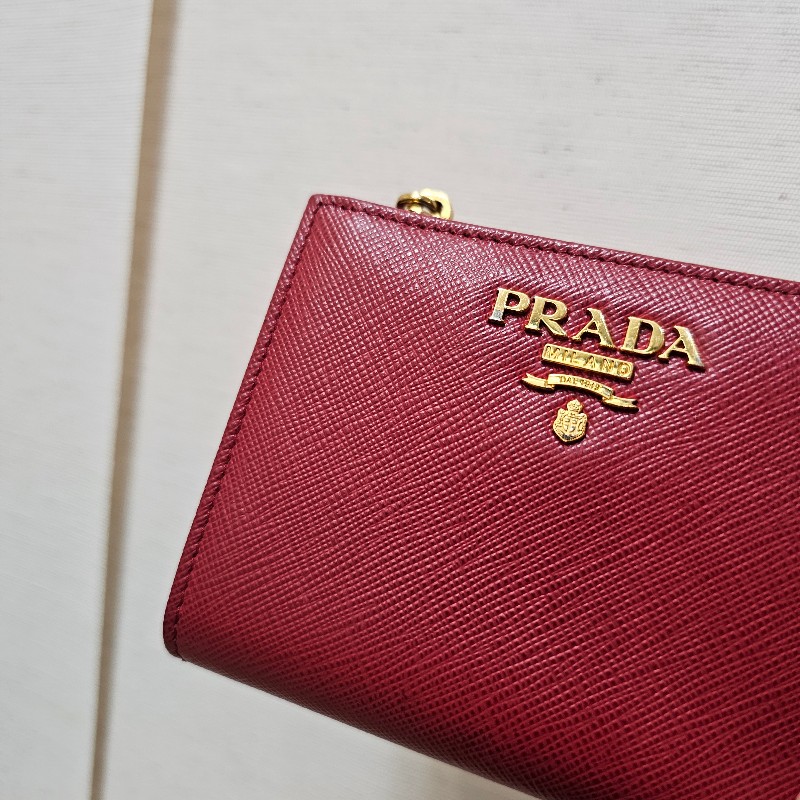 [紅色新年福利🧧] Prada紅防刮牛皮金釦短夾-2