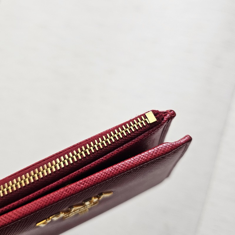 [紅色新年福利🧧] Prada紅防刮牛皮金釦短夾-7