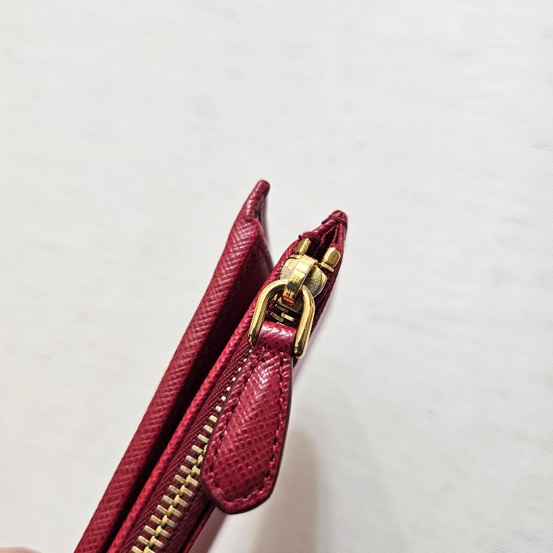 [紅色新年福利🧧] Prada紅防刮牛皮金釦短夾-10