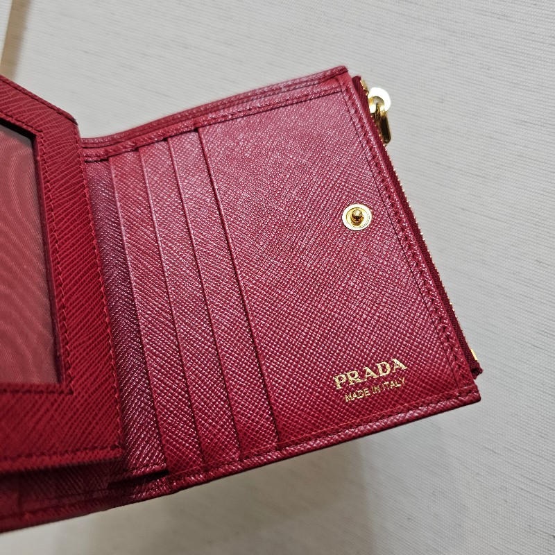 [紅色新年福利🧧] Prada紅防刮牛皮金釦短夾-13