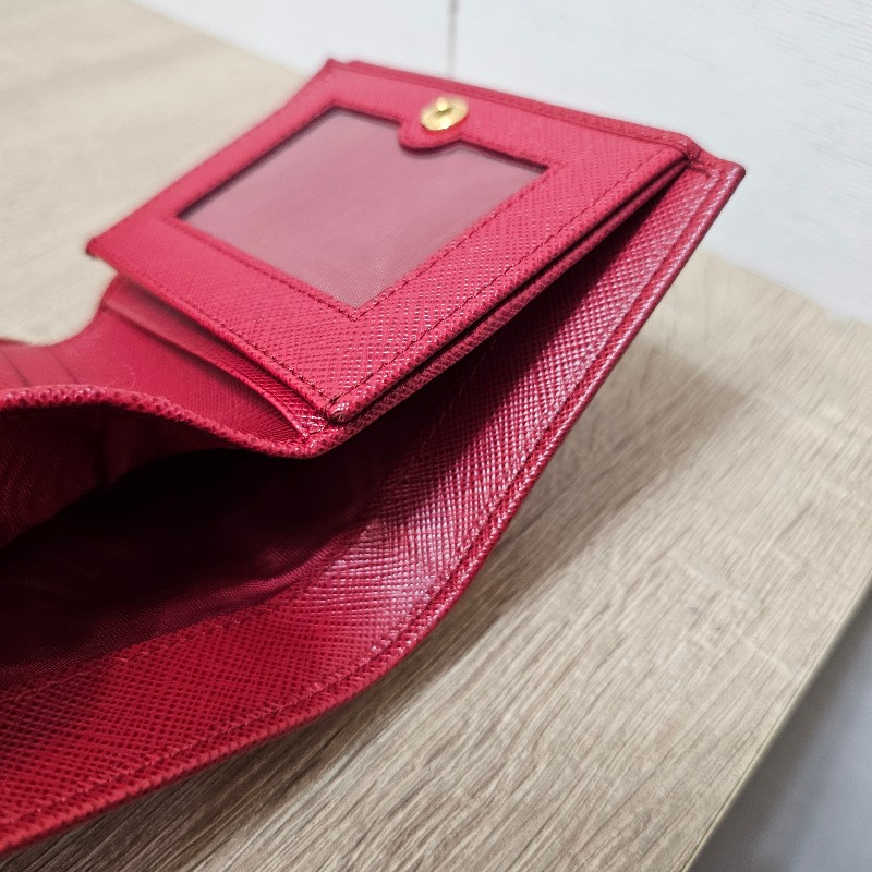 [紅色新年福利🧧] Prada紅防刮牛皮金釦短夾-17