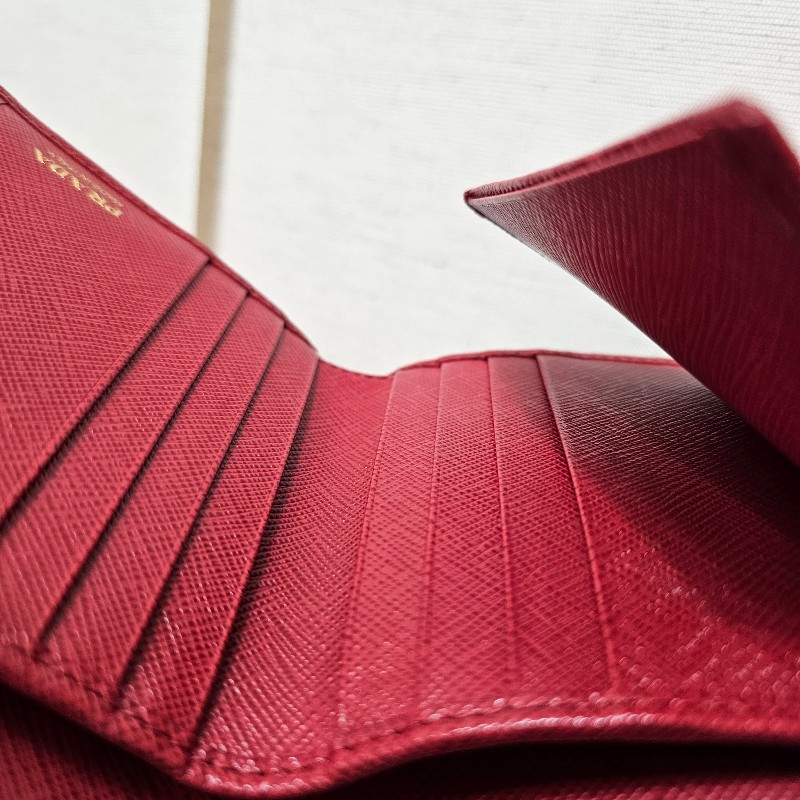 [紅色新年福利🧧] Prada紅防刮牛皮金釦短夾-20