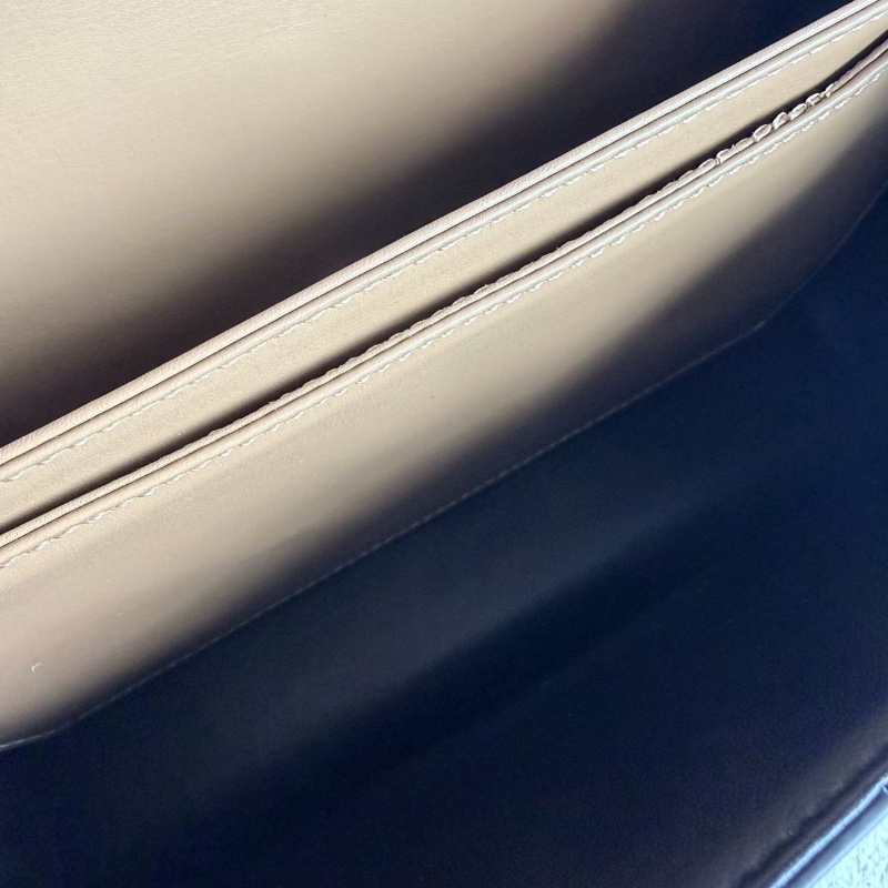 LoeweBarcelona巴塞羅三角斜背包 中號 奶茶色 牛皮24*15*9 98新配件塵袋-3