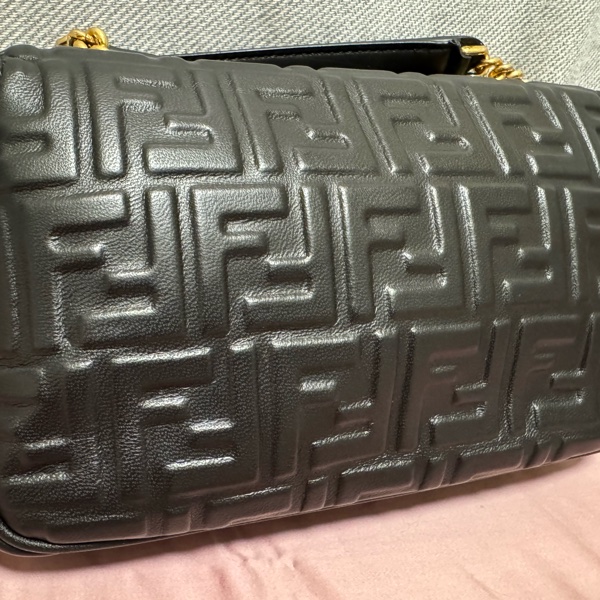 Fendi Baguette Chain Midi - Black nappa leather bag 黑金羊皮法棍鏈條包-8