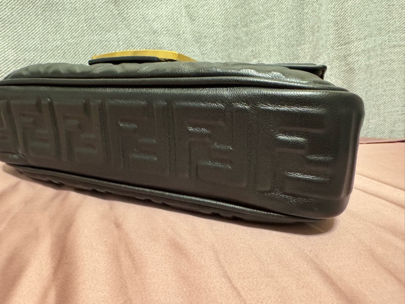 Fendi Baguette Chain Midi - Black nappa leather bag 黑金羊皮法棍鏈條包-10