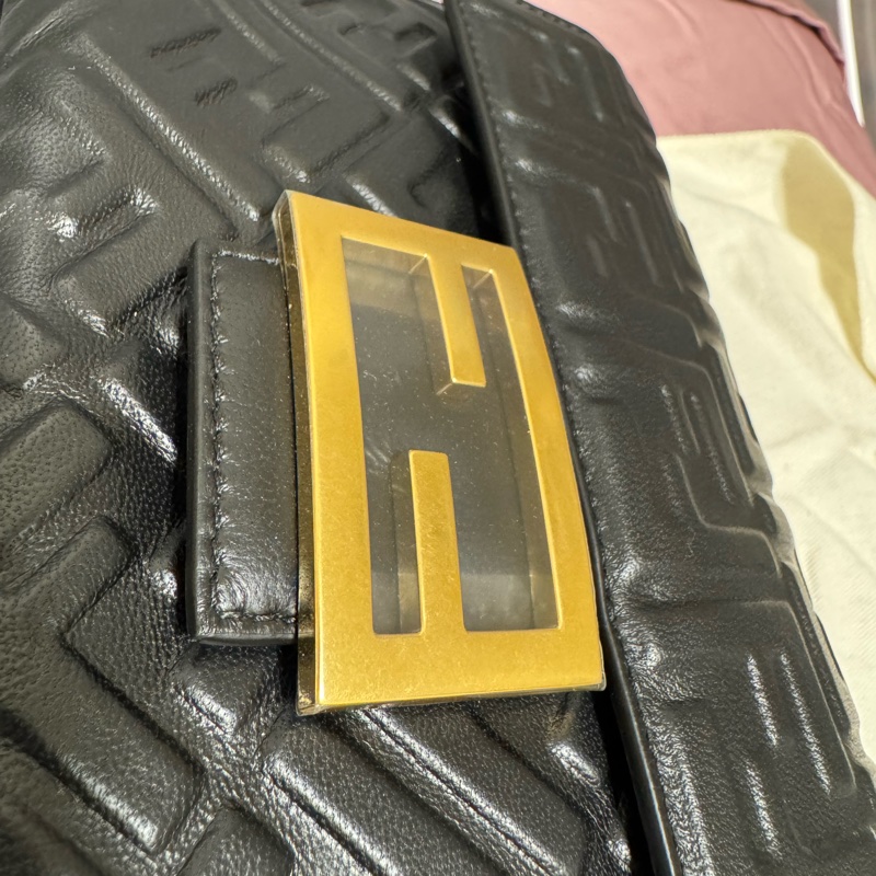 Fendi Baguette Chain Midi - Black nappa leather bag 黑金羊皮法棍鏈條包-15