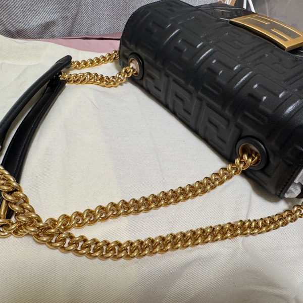 Fendi Baguette Chain Midi - Black nappa leather bag 黑金羊皮法棍鏈條包-18