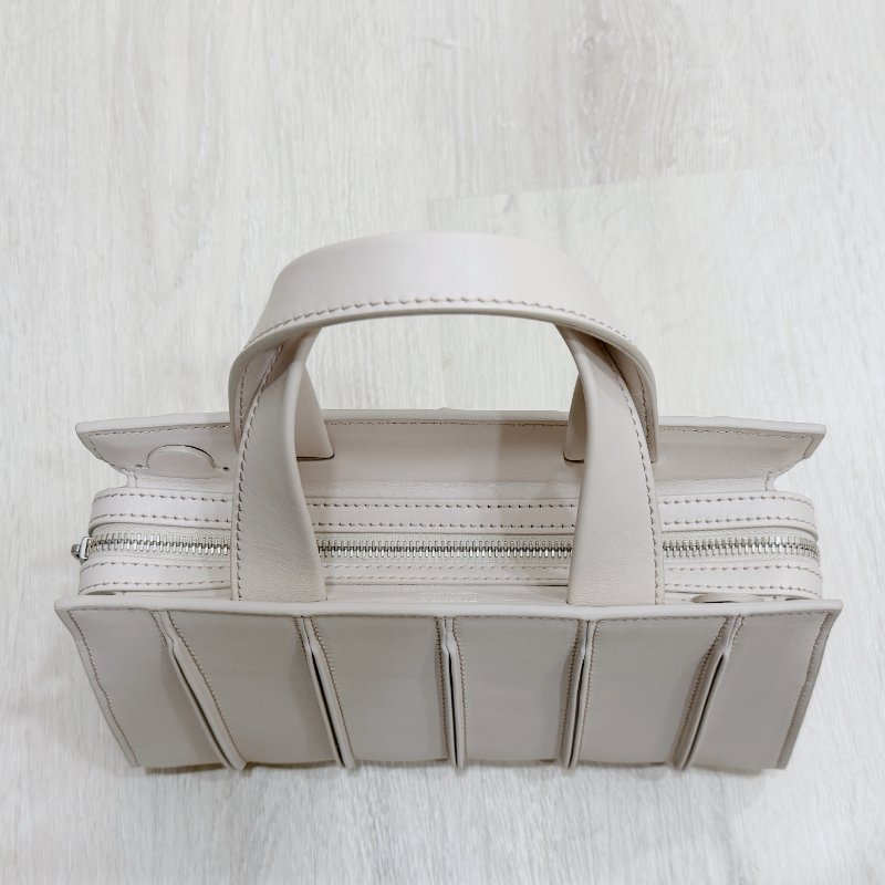 MaxMara 經典款小牛皮Whitney小手提包-1