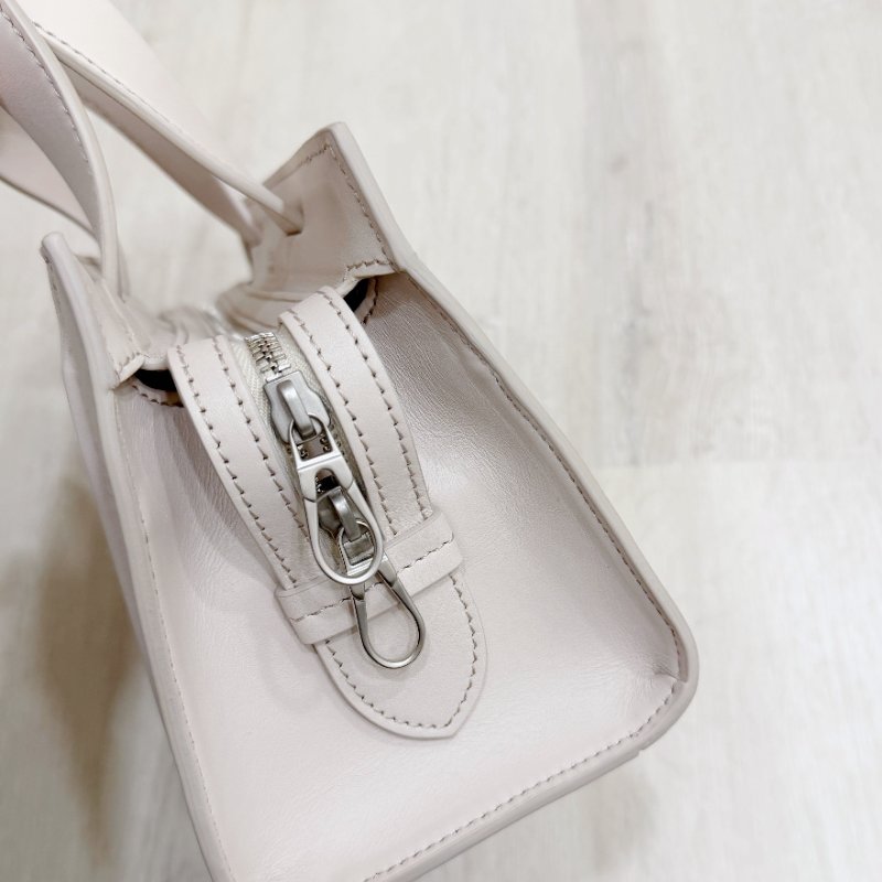 MaxMara 經典款小牛皮Whitney小手提包-3