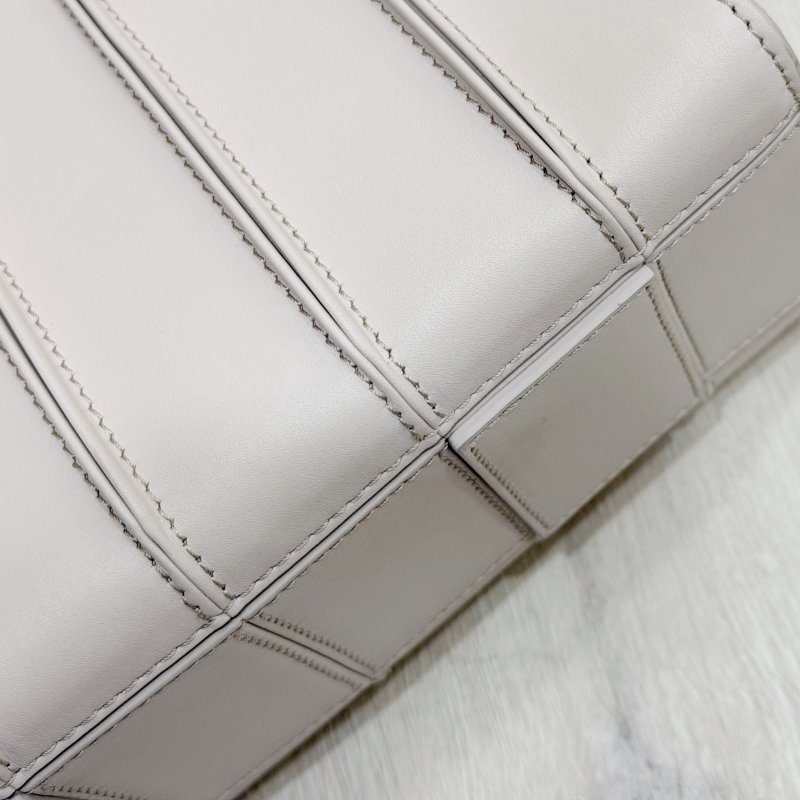 MaxMara 經典款小牛皮Whitney小手提包-4