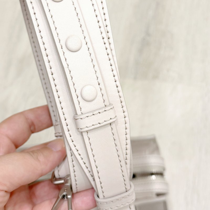 MaxMara 經典款小牛皮Whitney小手提包-8