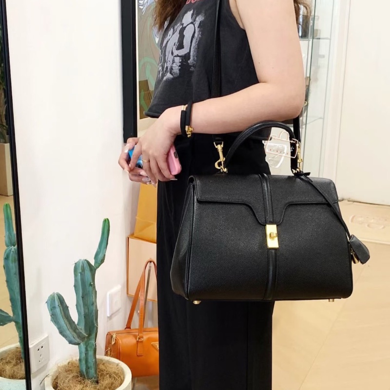 Celine soft16手提斜背包大號 黑金 牛皮36*28*11 99新配件塵袋肩帶鑰匙*2 鎖-0