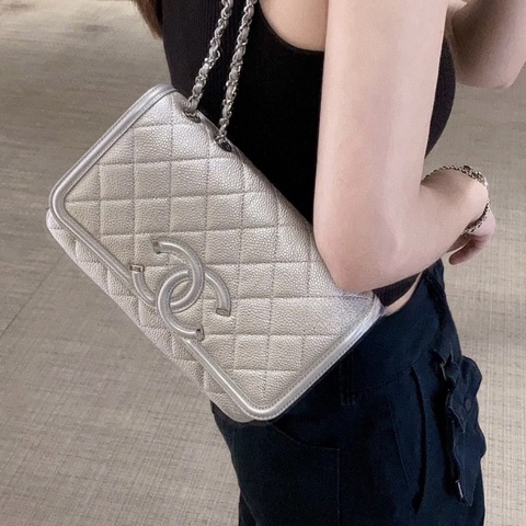 Chanel Filigree Vanity牛皮 滑動雙鏈條口蓋包 大mini 22*14*6 cm 98新配件塵袋保卡
