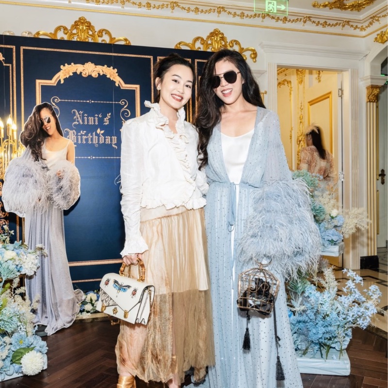 Gucci 限量秀款Ottilia昆蟲蛇紋竹節包 25*16*7  98新配件塵袋-1