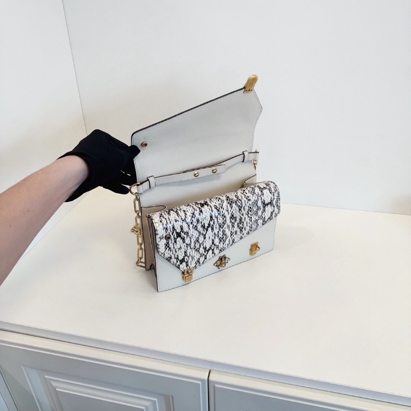 Gucci 限量秀款Ottilia昆蟲蛇紋竹節包 25*16*7  98新配件塵袋-3