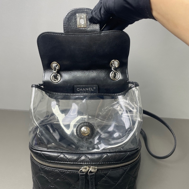 chanel 黑銀菱格紋油臘皮pvc果凍後背包21*22*11  98新配件塵袋保卡-2