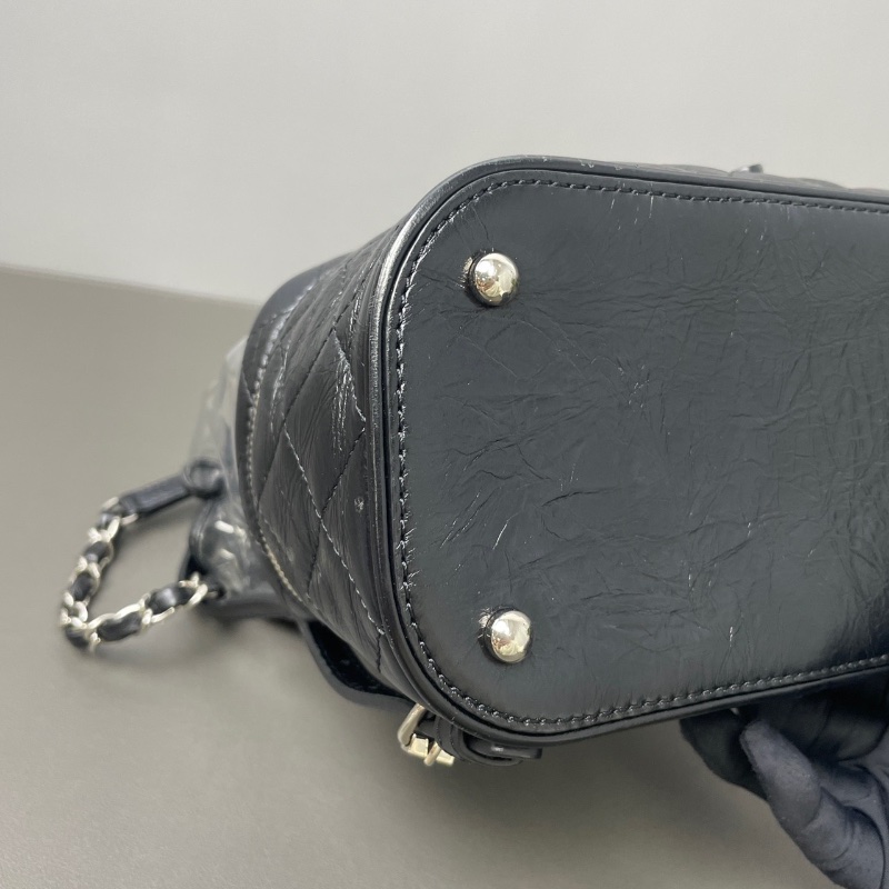 chanel 黑銀菱格紋油臘皮pvc果凍後背包21*22*11  98新配件塵袋保卡-3