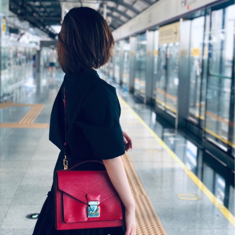 【稀有獨特✨適合新年❤️全網最便宜】LV蒙梭郵差手提包水波紋紫紅色 可單肩斜挎-0