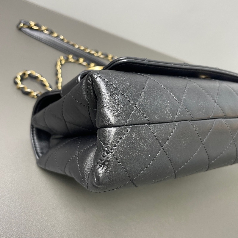 Chanel 限量款黑金牛皮字母logo鏈條24.5*15*6.5  98新配件塵袋-7
