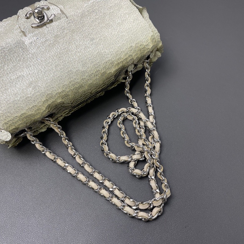 Chanel限量重工cf 秀款太空銀亮片 鏈條包 20*12*6 98新配件塵袋-4